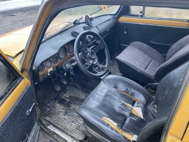 Желтый ВАЗ 2102, объемом двигателя 1.2 л и пробегом 2 тыс. км за 429 $, фото 4 на Automoto.ua