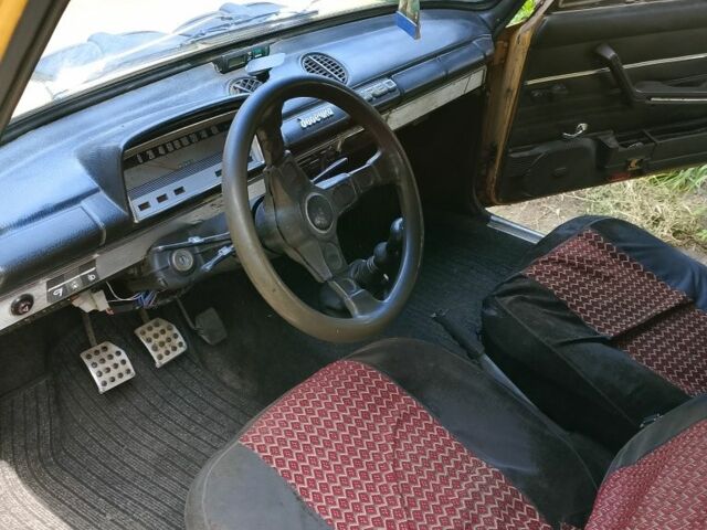 Жовтий ВАЗ 2102, об'ємом двигуна 1 л та пробігом 52 тис. км за 571 $, фото 7 на Automoto.ua
