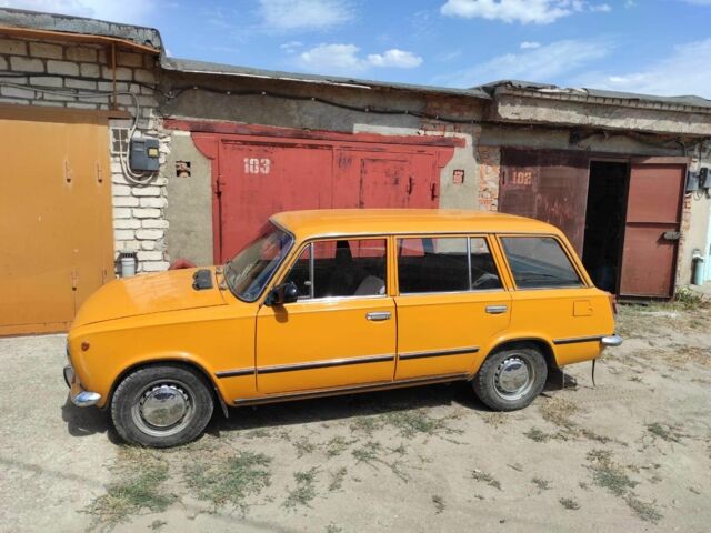 Желтый ВАЗ 2102, объемом двигателя 1.3 л и пробегом 78 тыс. км за 1550 $, фото 4 на Automoto.ua