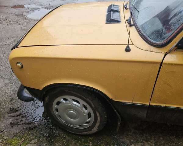 Желтый ВАЗ 2102, объемом двигателя 1.3 л и пробегом 500 тыс. км за 700 $, фото 4 на Automoto.ua