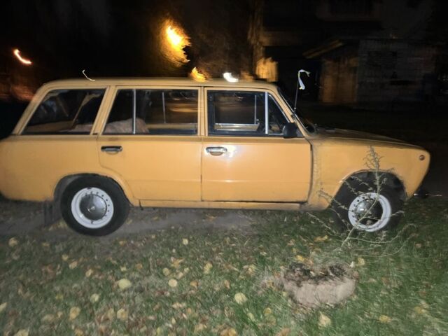 Жовтий ВАЗ 2102, об'ємом двигуна 1.3 л та пробігом 200 тис. км за 400 $, фото 1 на Automoto.ua