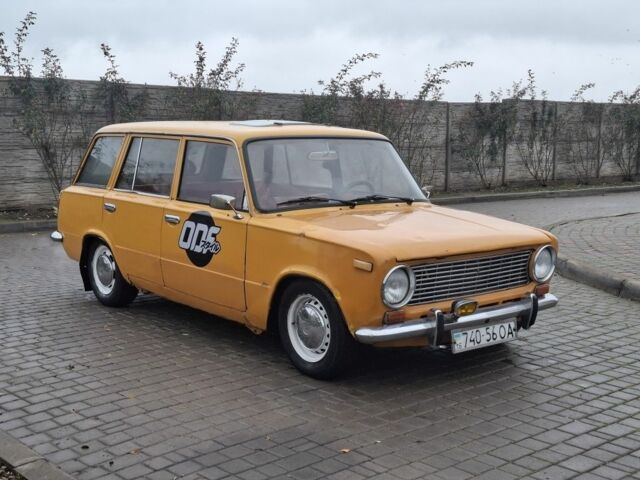Желтый ВАЗ 2102, объемом двигателя 1.6 л и пробегом 40 тыс. км за 950 $, фото 2 на Automoto.ua