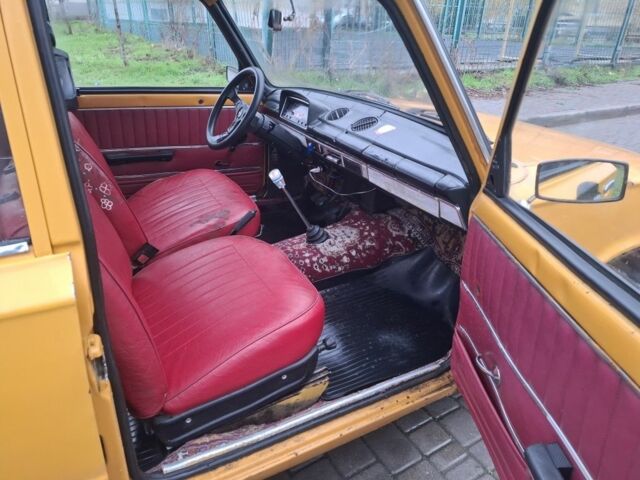 Желтый ВАЗ 2102, объемом двигателя 1.6 л и пробегом 40 тыс. км за 950 $, фото 11 на Automoto.ua