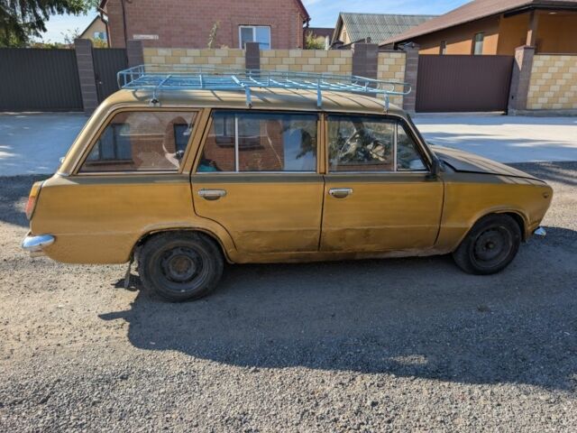Желтый ВАЗ 2102, объемом двигателя 1.2 л и пробегом 100 тыс. км за 503 $, фото 2 на Automoto.ua