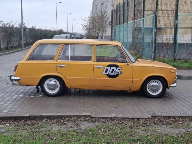 Желтый ВАЗ 2102, объемом двигателя 1.6 л и пробегом 40 тыс. км за 950 $, фото 3 на Automoto.ua