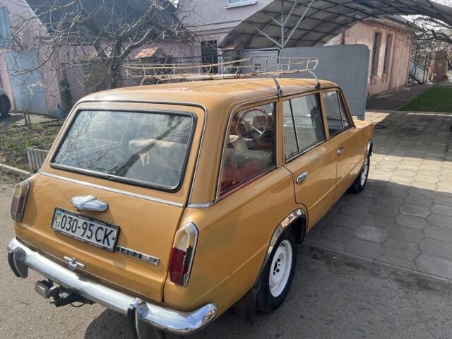 Желтый ВАЗ 2102, объемом двигателя 1.2 л и пробегом 105 тыс. км за 1150 $, фото 3 на Automoto.ua