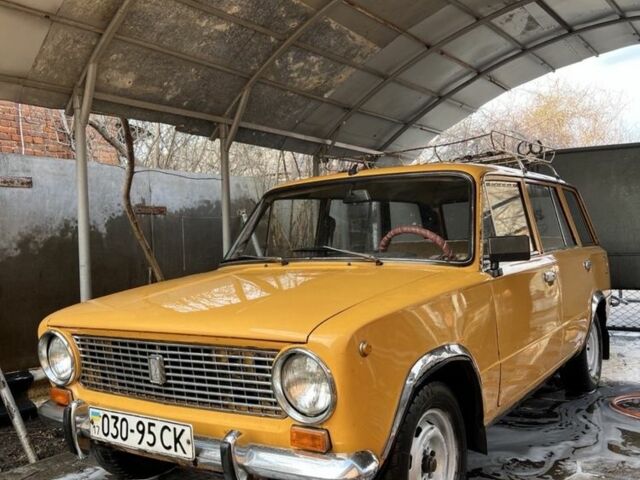 Желтый ВАЗ 2102, объемом двигателя 1.2 л и пробегом 105 тыс. км за 1150 $, фото 1 на Automoto.ua