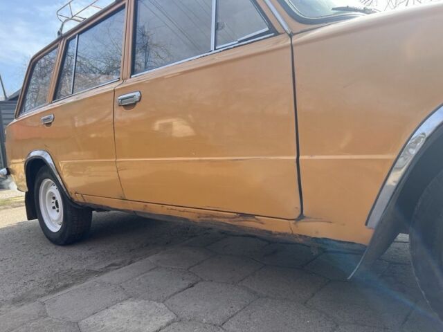 Желтый ВАЗ 2102, объемом двигателя 1.2 л и пробегом 105 тыс. км за 1150 $, фото 5 на Automoto.ua