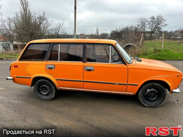 Желтый ВАЗ 2102, объемом двигателя 1.5 л и пробегом 212 тыс. км за 470 $, фото 9 на Automoto.ua