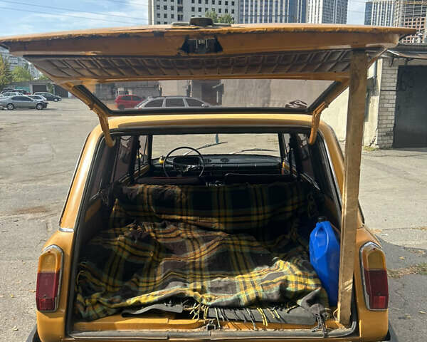 Желтый ВАЗ 2102, объемом двигателя 1.2 л и пробегом 80 тыс. км за 600 $, фото 3 на Automoto.ua