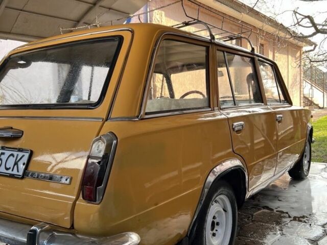 Желтый ВАЗ 2102, объемом двигателя 1.2 л и пробегом 105 тыс. км за 1150 $, фото 7 на Automoto.ua