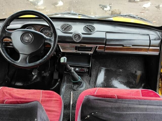 Жовтий ВАЗ 2102, об'ємом двигуна 2 л та пробігом 1000 тис. км за 1500 $, фото 3 на Automoto.ua