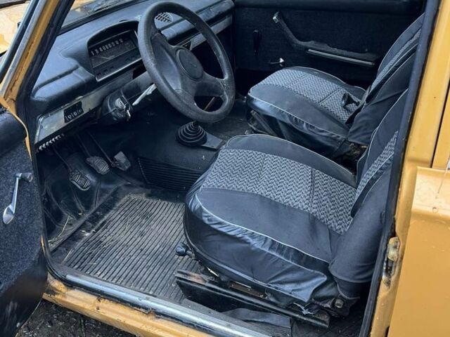 Желтый ВАЗ 2102, объемом двигателя 1.3 л и пробегом 111 тыс. км за 592 $, фото 5 на Automoto.ua