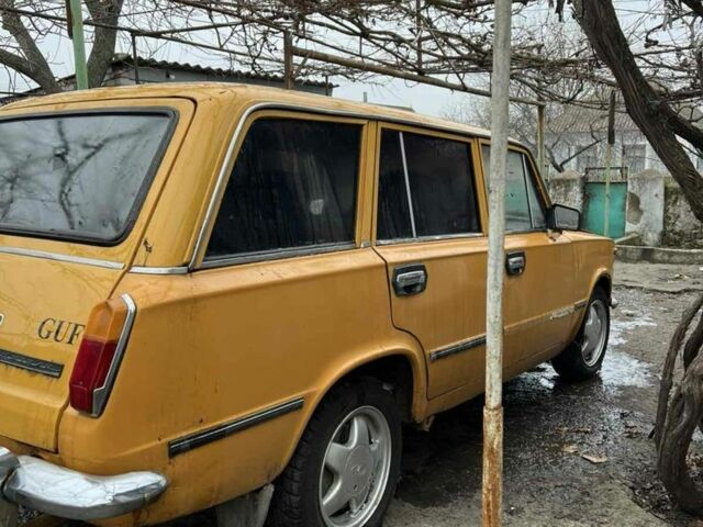 Желтый ВАЗ 2102, объемом двигателя 1.3 л и пробегом 111 тыс. км за 592 $, фото 2 на Automoto.ua