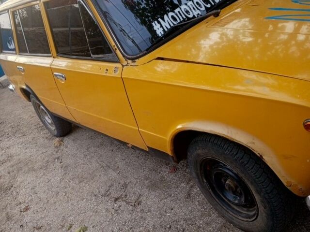 Жовтий ВАЗ 2102, об'ємом двигуна 1.2 л та пробігом 300 тис. км за 573 $, фото 3 на Automoto.ua