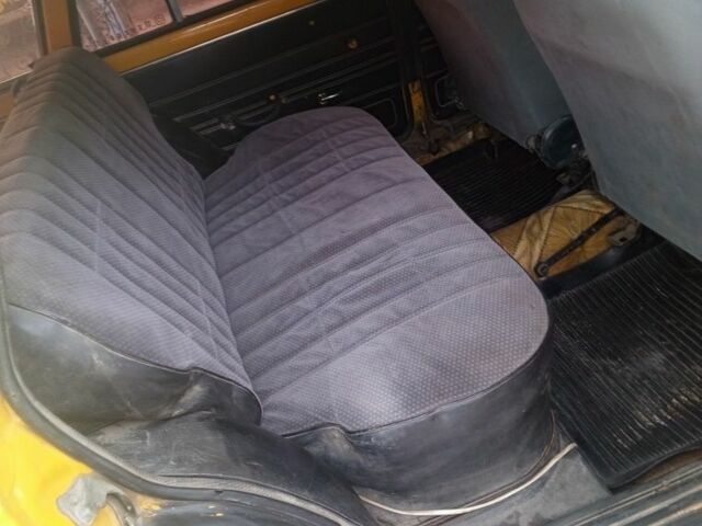 Жовтий ВАЗ 2102, об'ємом двигуна 1.2 л та пробігом 300 тис. км за 573 $, фото 7 на Automoto.ua