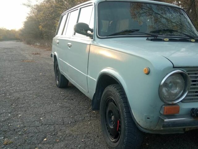 Серый ВАЗ 2102, объемом двигателя 1.5 л и пробегом 180 тыс. км за 585 $, фото 2 на Automoto.ua