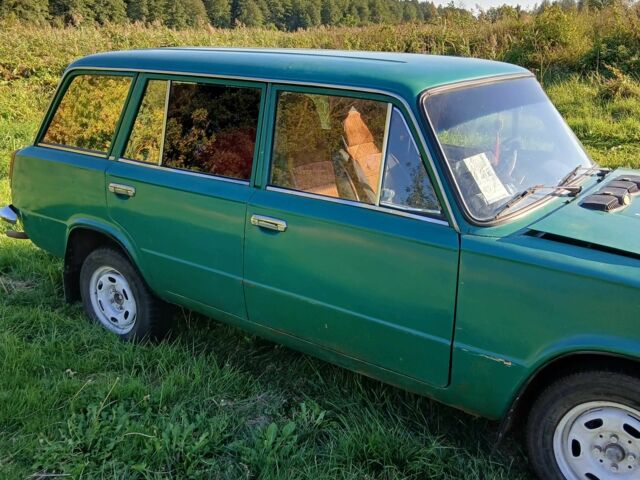 Зеленый ВАЗ 2102, объемом двигателя 0 л и пробегом 1000 тыс. км за 607 $, фото 4 на Automoto.ua