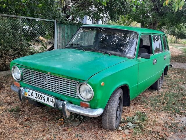 Зеленый ВАЗ 2102, объемом двигателя 0 л и пробегом 300 тыс. км за 528 $, фото 3 на Automoto.ua