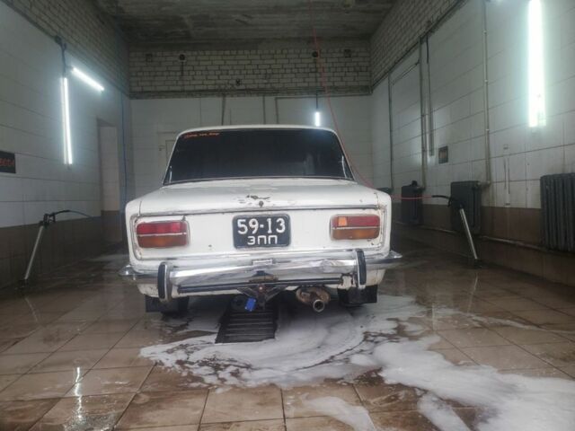 Белый ВАЗ 2103, объемом двигателя 1.5 л и пробегом 25 тыс. км за 358 $, фото 3 на Automoto.ua