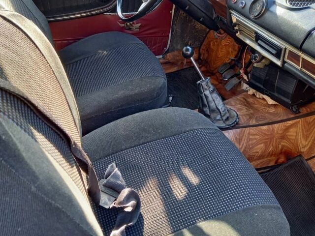 Белый ВАЗ 2103, объемом двигателя 1.5 л и пробегом 200 тыс. км за 355 $, фото 4 на Automoto.ua