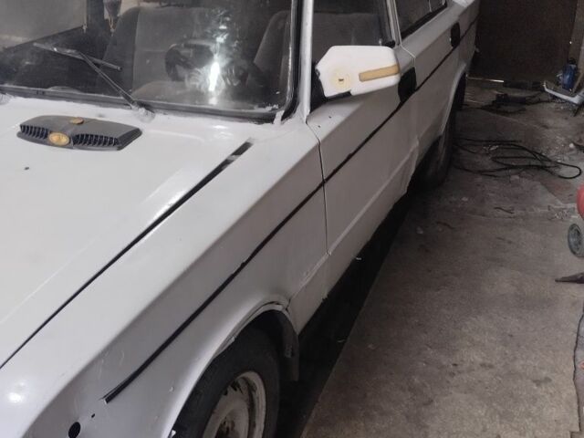 Белый ВАЗ 2103, объемом двигателя 0 л и пробегом 288 тыс. км за 238 $, фото 3 на Automoto.ua