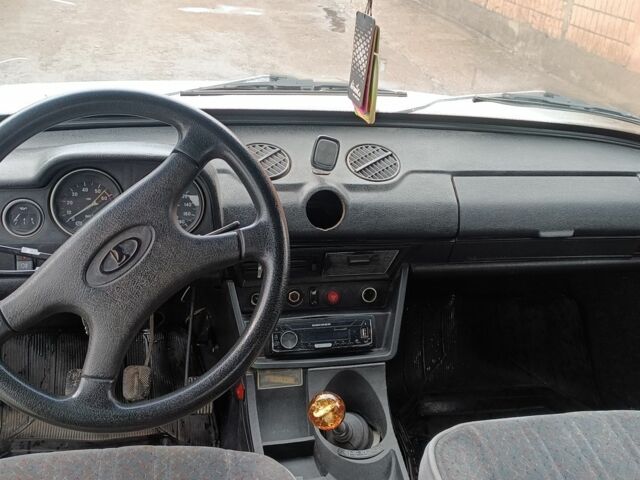 ВАЗ 2103 1973 в Кривом Роге на Automoto.ua Белый ВАЗ 2103, объемом двигателя 1.5 л и пробегом 50 тыс. км за 999 $, фото 5 на Automoto.ua