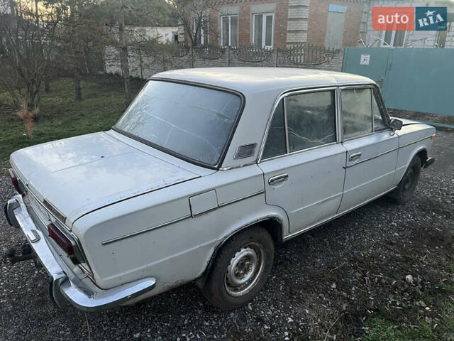 Белый ВАЗ 2103, объемом двигателя 0 л и пробегом 200 тыс. км за 350 $, фото 2 на Automoto.ua