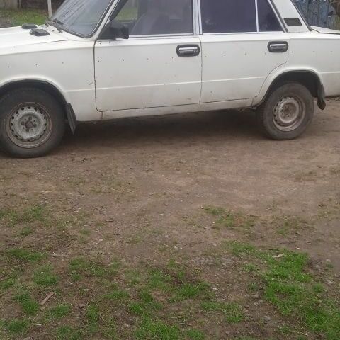 Белый ВАЗ 2103, объемом двигателя 1.5 л и пробегом 1000 тыс. км за 500 $, фото 1 на Automoto.ua