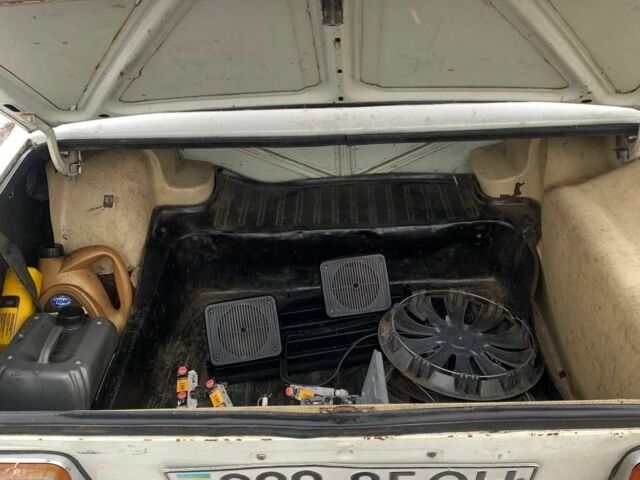 Белый ВАЗ 2103, объемом двигателя 0 л и пробегом 56 тыс. км за 23000 $, фото 3 на Automoto.ua
