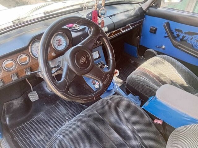 Белый ВАЗ 2103, объемом двигателя 1.5 л и пробегом 250 тыс. км за 700 $, фото 2 на Automoto.ua