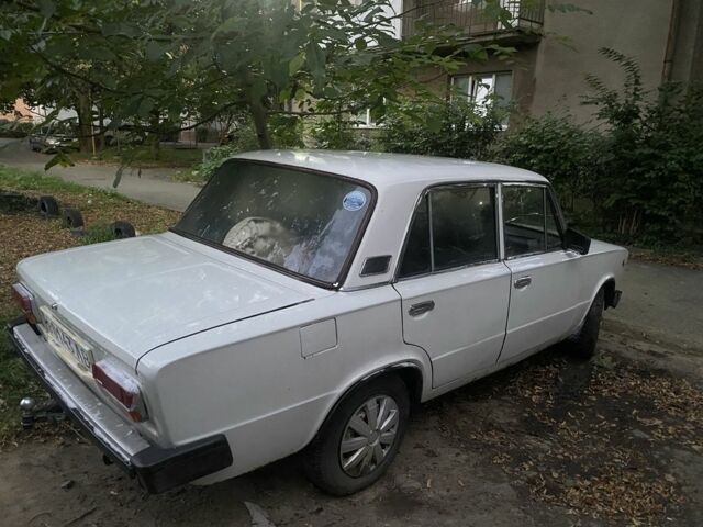Белый ВАЗ 2103, объемом двигателя 1.5 л и пробегом 376 тыс. км за 300 $, фото 2 на Automoto.ua