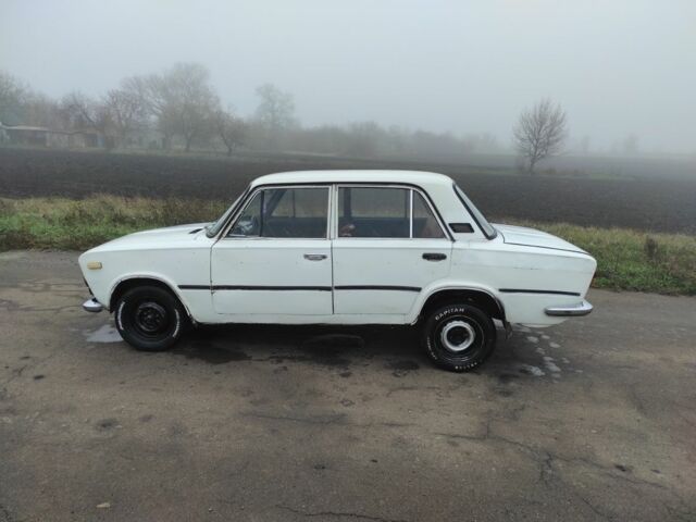 Белый ВАЗ 2103, объемом двигателя 0 л и пробегом 54 тыс. км за 346 $, фото 3 на Automoto.ua