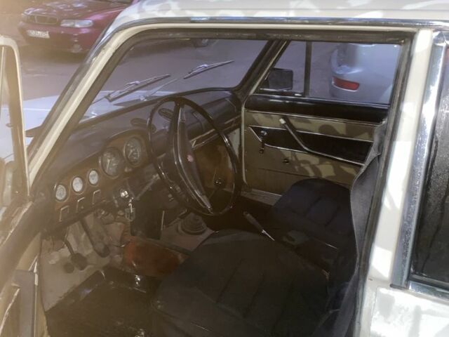 Белый ВАЗ 2103, объемом двигателя 1.5 л и пробегом 376 тыс. км за 300 $, фото 6 на Automoto.ua