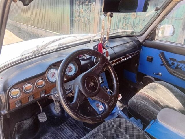 Белый ВАЗ 2103, объемом двигателя 1.5 л и пробегом 250 тыс. км за 700 $, фото 3 на Automoto.ua