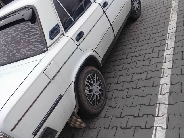 Білий ВАЗ 2103, об'ємом двигуна 1.3 л та пробігом 1 тис. км за 712 $, фото 3 на Automoto.ua