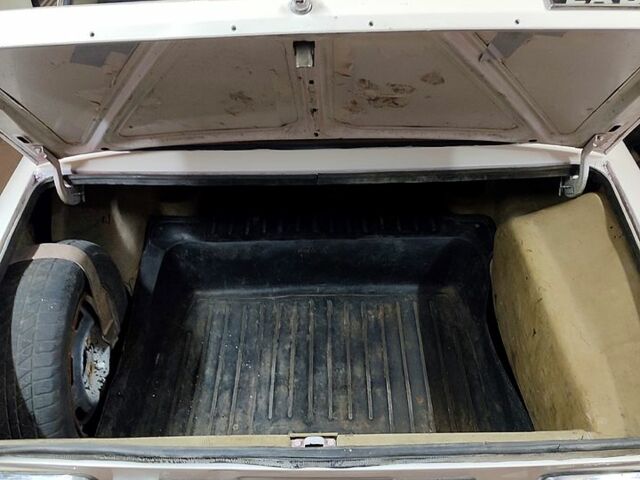 Белый ВАЗ 2103, объемом двигателя 1.5 л и пробегом 200 тыс. км за 850 $, фото 6 на Automoto.ua