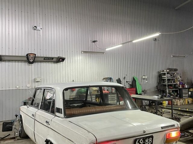 Белый ВАЗ 2103, объемом двигателя 1.5 л и пробегом 666 тыс. км за 800 $, фото 3 на Automoto.ua