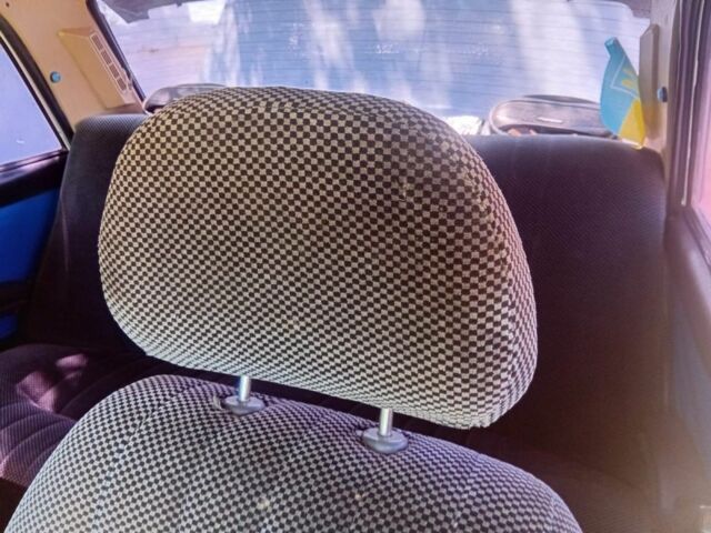 Белый ВАЗ 2103, объемом двигателя 1.5 л и пробегом 250 тыс. км за 700 $, фото 4 на Automoto.ua