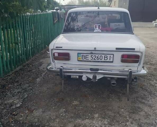Белый ВАЗ 2103, объемом двигателя 0 л и пробегом 200 тыс. км за 1400 $, фото 2 на Automoto.ua