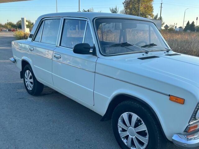 Белый ВАЗ 2103, объемом двигателя 1.5 л и пробегом 80 тыс. км за 1100 $, фото 2 на Automoto.ua