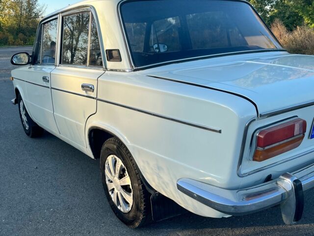 Белый ВАЗ 2103, объемом двигателя 1.5 л и пробегом 80 тыс. км за 1100 $, фото 4 на Automoto.ua