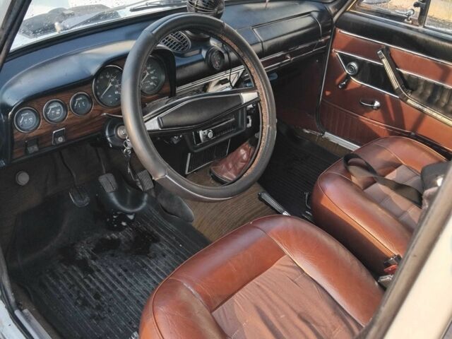 Белый ВАЗ 2103, объемом двигателя 1.5 л и пробегом 67 тыс. км за 1050 $, фото 6 на Automoto.ua