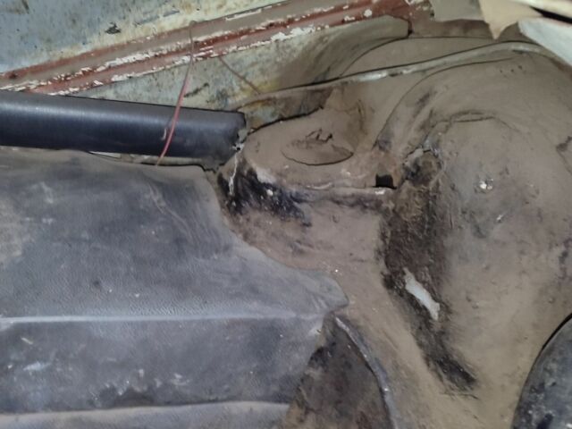 Білий ВАЗ 2103, об'ємом двигуна 1.5 л та пробігом 78 тис. км за 428 $, фото 7 на Automoto.ua