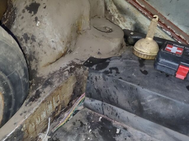 Білий ВАЗ 2103, об'ємом двигуна 1.5 л та пробігом 78 тис. км за 428 $, фото 6 на Automoto.ua