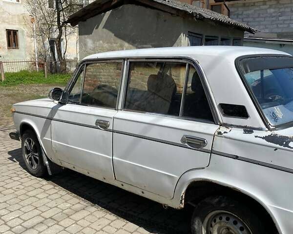 Белый ВАЗ 2103, объемом двигателя 1.3 л и пробегом 250 тыс. км за 350 $, фото 2 на Automoto.ua