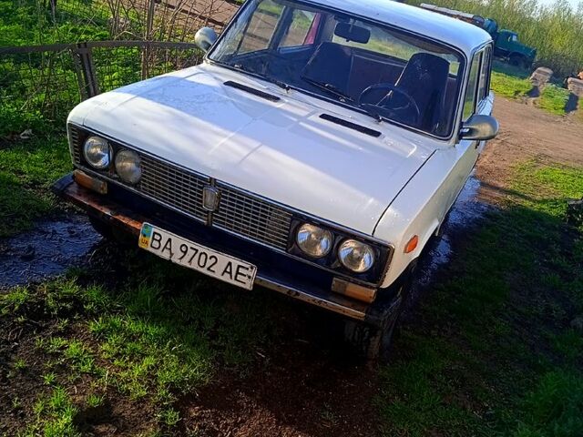 Белый ВАЗ 2103, объемом двигателя 1.1 л и пробегом 310 тыс. км за 350 $, фото 2 на Automoto.ua