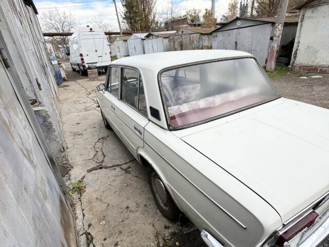 ВАЗ 2103 1978 в Черновцах на Automoto.ua Белый ВАЗ 2103, объемом двигателя 1.5 л и пробегом 300 тыс. км за 1100 $, фото 3 на Automoto.ua