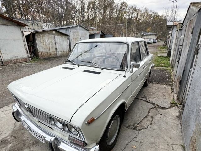 ВАЗ 2103 1978 в Черновцах на Automoto.ua Белый ВАЗ 2103, объемом двигателя 1.5 л и пробегом 300 тыс. км за 1100 $, фото 4 на Automoto.ua