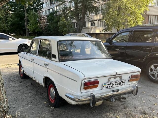 Білий ВАЗ 2103, об'ємом двигуна 1.5 л та пробігом 348 тис. км за 600 $, фото 3 на Automoto.ua